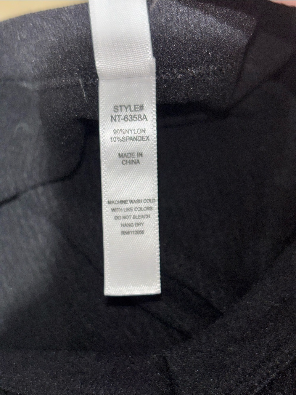 Zenana Black V Neck Cropped Long Sleeve Top Stretchy L/XL NWOT - Picture 3 of 5